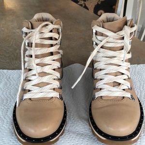 Sorel, barely worn , winter boots